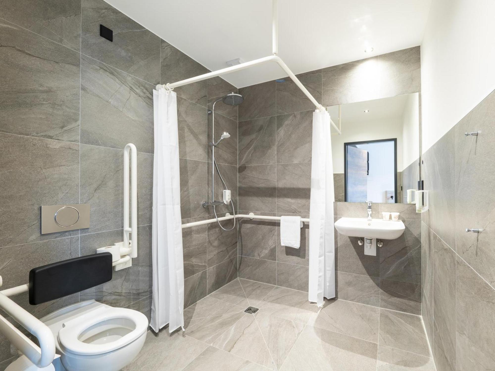 B&B Hotel Albstadt-Hbf Extérieur photo